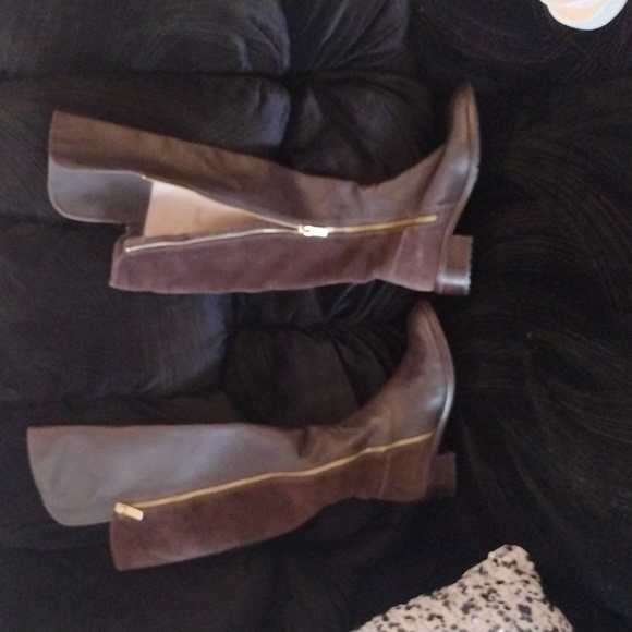 Michael Kors ladies brown leather zipper authentic boots. - Picture 2 of 4